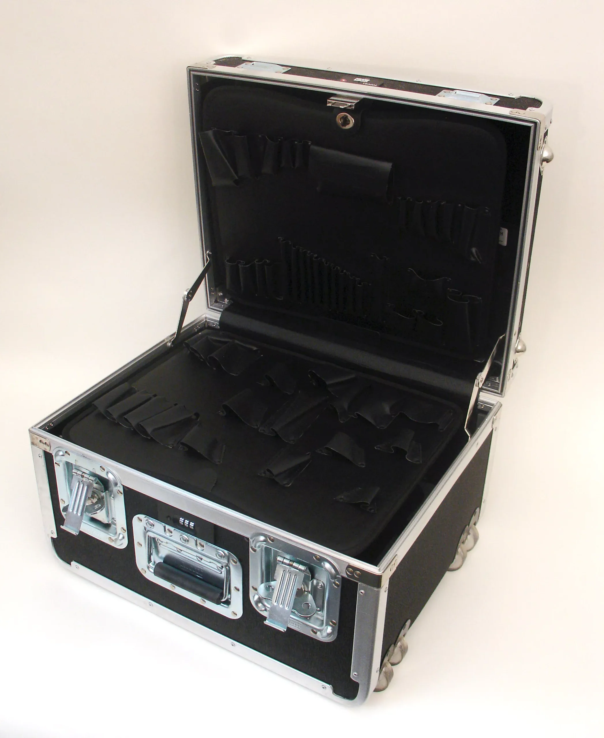 777THO-SGSH GUARDSMAN ATA TOOL CASE WITH WHEELS AND TELESCOPING HANDLE, ORANGE